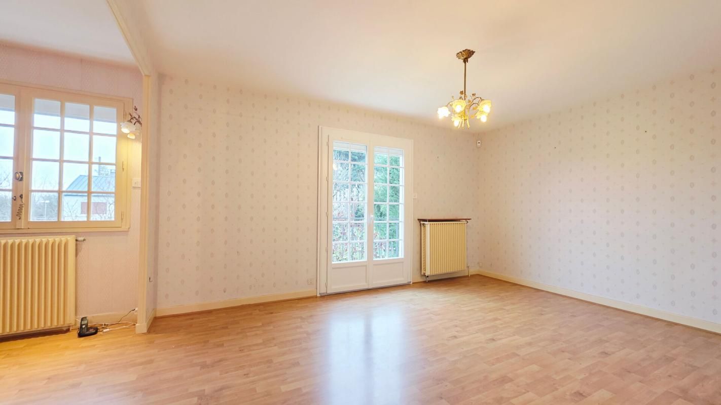 BOURGES BOURGES MAISON 6 PIECES 3 CHAMBRES GARAGE SOUS-SOL ATELIER 3