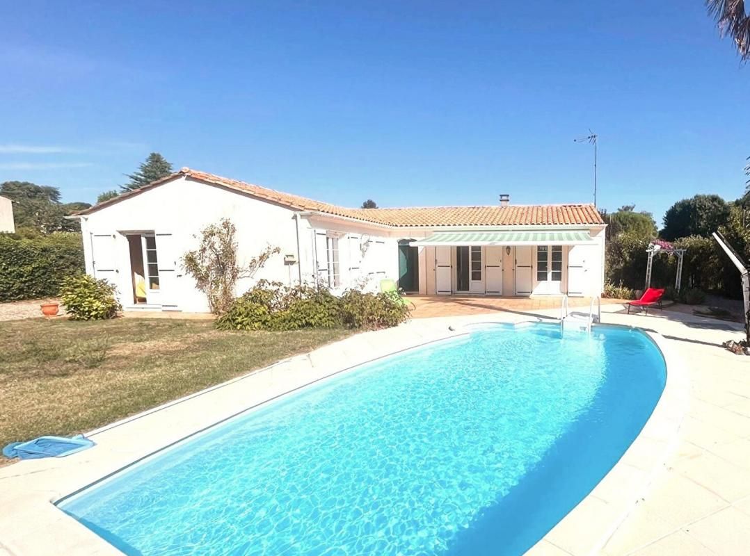 SAINT-GEORGES-DES-COTEAUX Maison à Saint-Georges-des-Coteaux 4 chambres de 123 m2 1