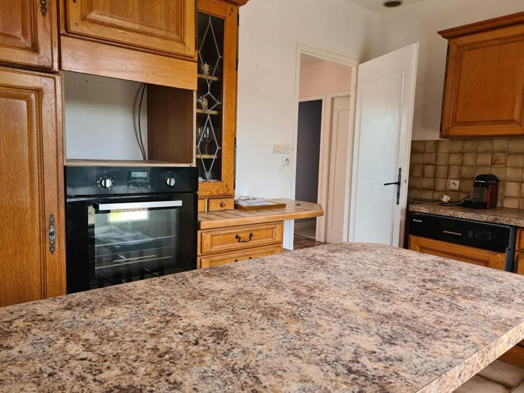 SAINT-GEORGES-DES-COTEAUX Maison à Saint-Georges-des-Coteaux 4 chambres de 123 m2 3