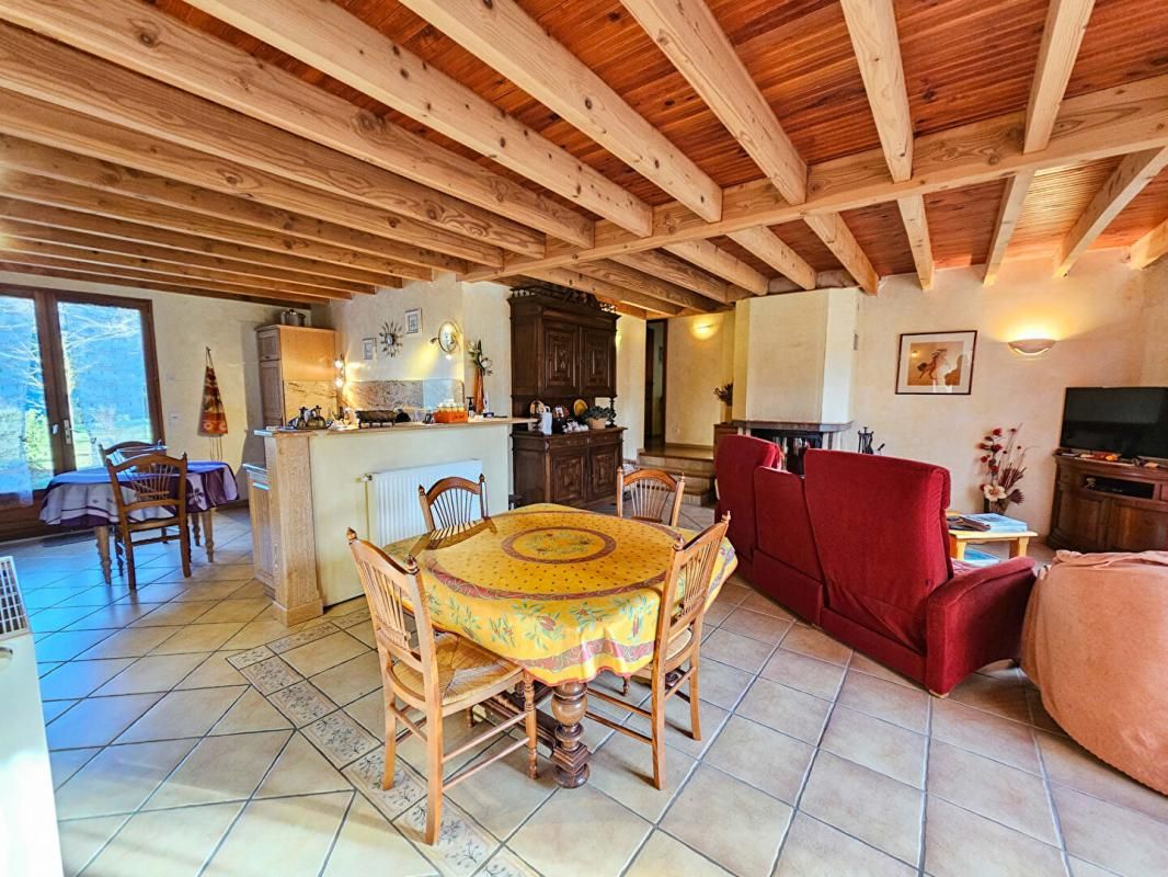 LES MARTYS Propriété 5 pièces à vendre à LES MARTYS 20 hectares de nature préservée 2