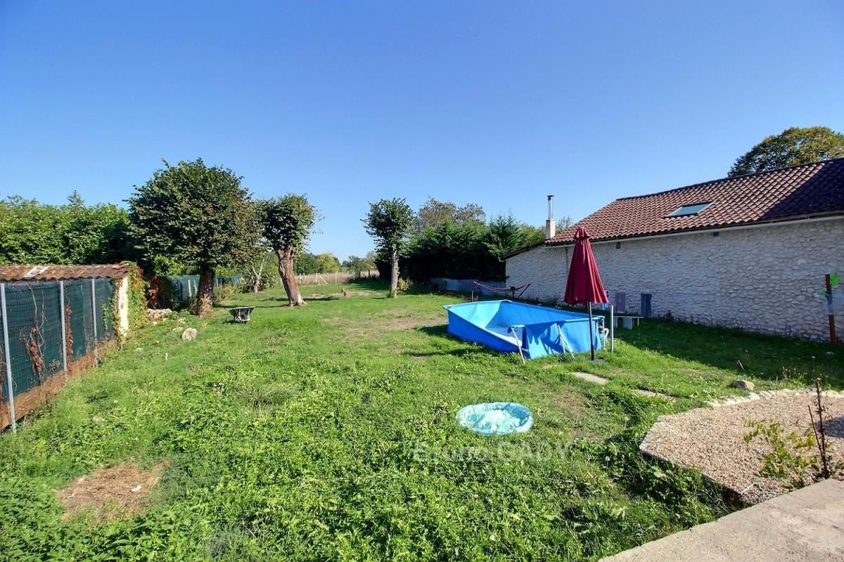 TOCANE-SAINT-APRE Ensemble immobilier avec maison ancienne en pierre et dépendances 4