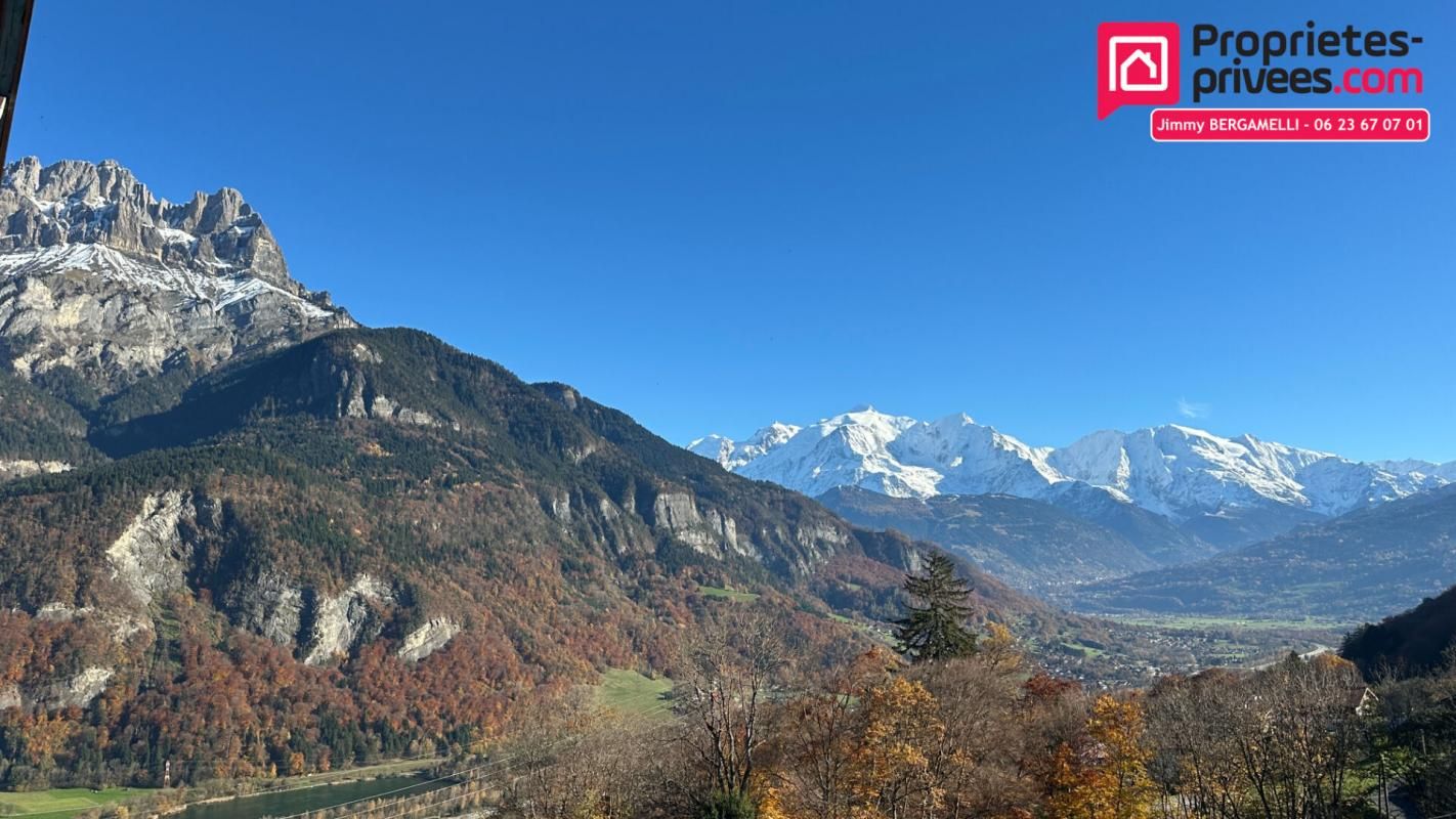 SALLANCHES SALANCHES  Appartement duplex 81,72 m² + mezzanine ,3 chambres, Parfait état, 3 parkings 399 000  FAI 3