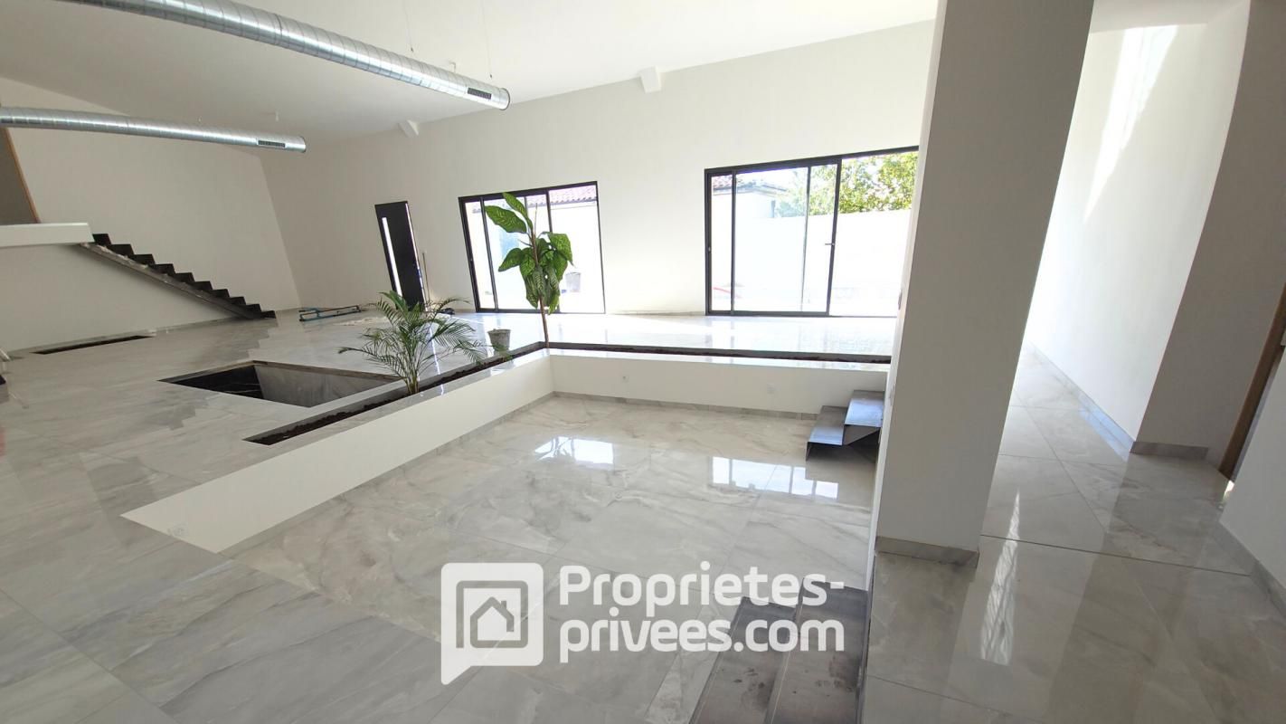 LAUDUN-L'ARDOISE SUPERBE MAISON LAUDUN L'ARDOISE 254 m2 - 4 CHAMBRES 2