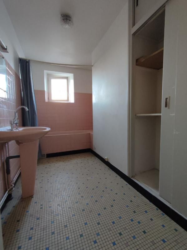 BUSSIERE-POITEVINE ? Maison avec deux logements ? Idéale investissement locatif ! 4