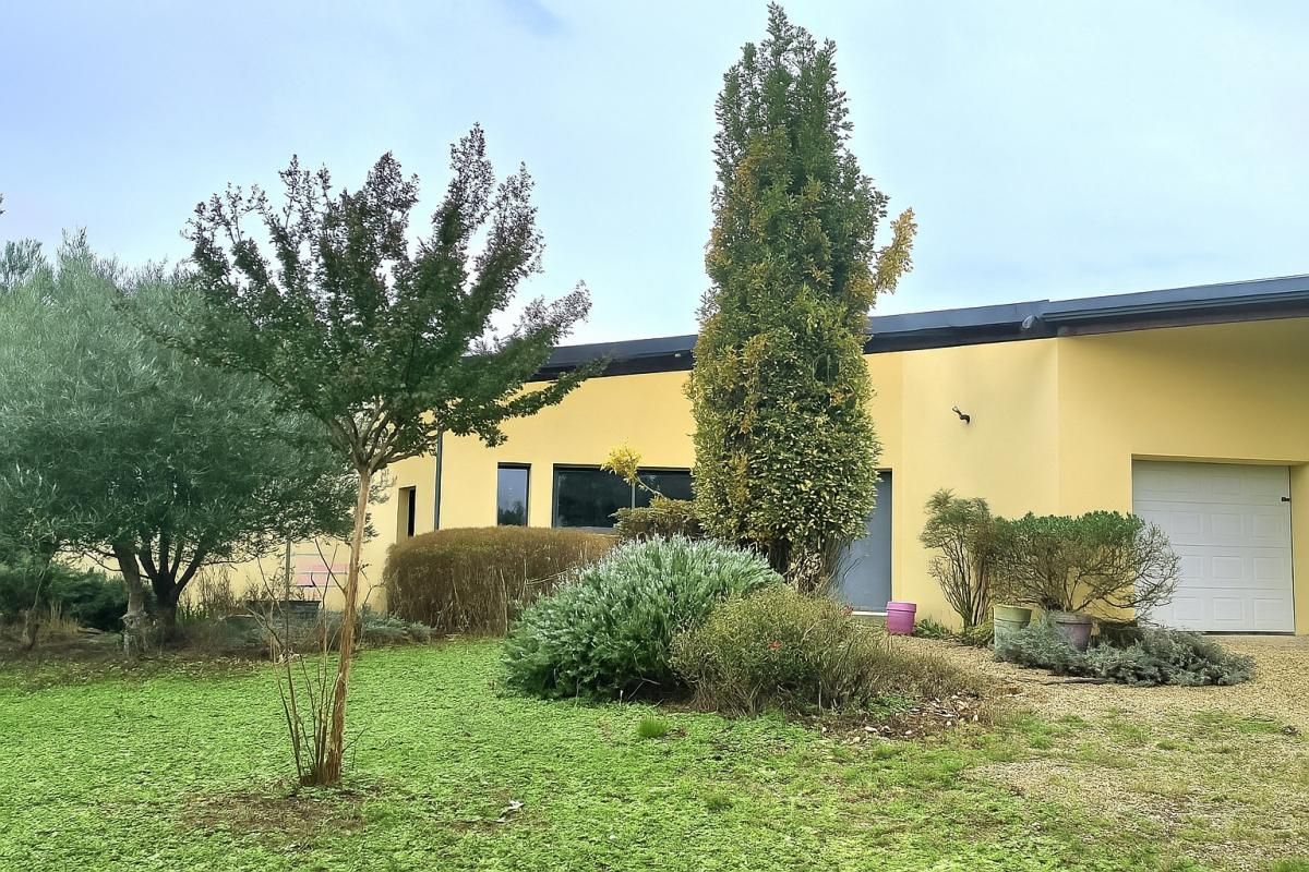 SAINT-REMY Maison d'architecte contemporaine ? 2011 ? environnement paysager sans vis-à-vis 1