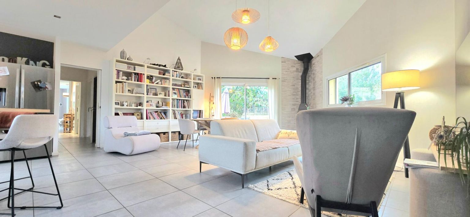 SAINT-REMY Maison d'architecte contemporaine ? 2011 ? environnement paysager sans vis-à-vis 2