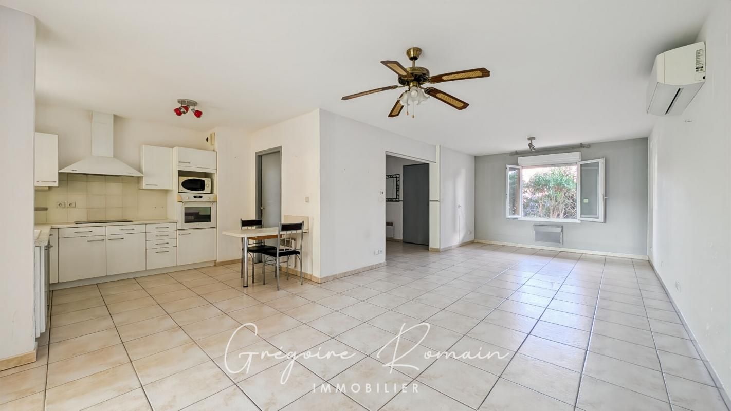 SAINT-MARTIN-DE-CRAU Appartement  3 pièce(s) 109 m2 2