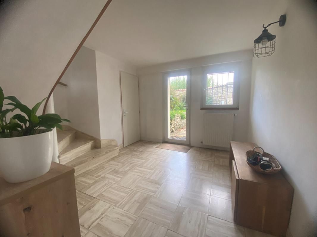 MAGNE Maison Magné 8 pièce(s) 202 m2 4