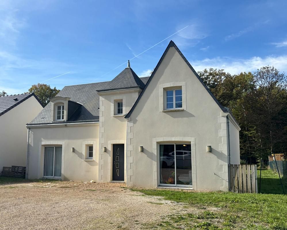 CANDE-SUR-BEUVRON Maison 5 pièce(s) 160 m2 1