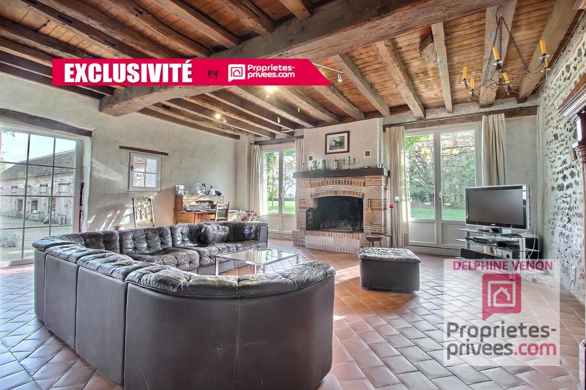 SIGLOY Exclusivité - Propriété avec beaucoup de cachet proche de Tigy ; Longère, Ecuries, piste d'entrainement, prés, bois et plan d'eau sur  20 hectares environ 3