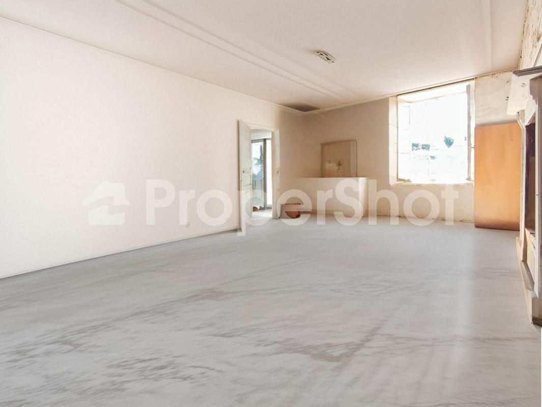 BRIGUEUIL ? Maison saine à finir de restaurer 2