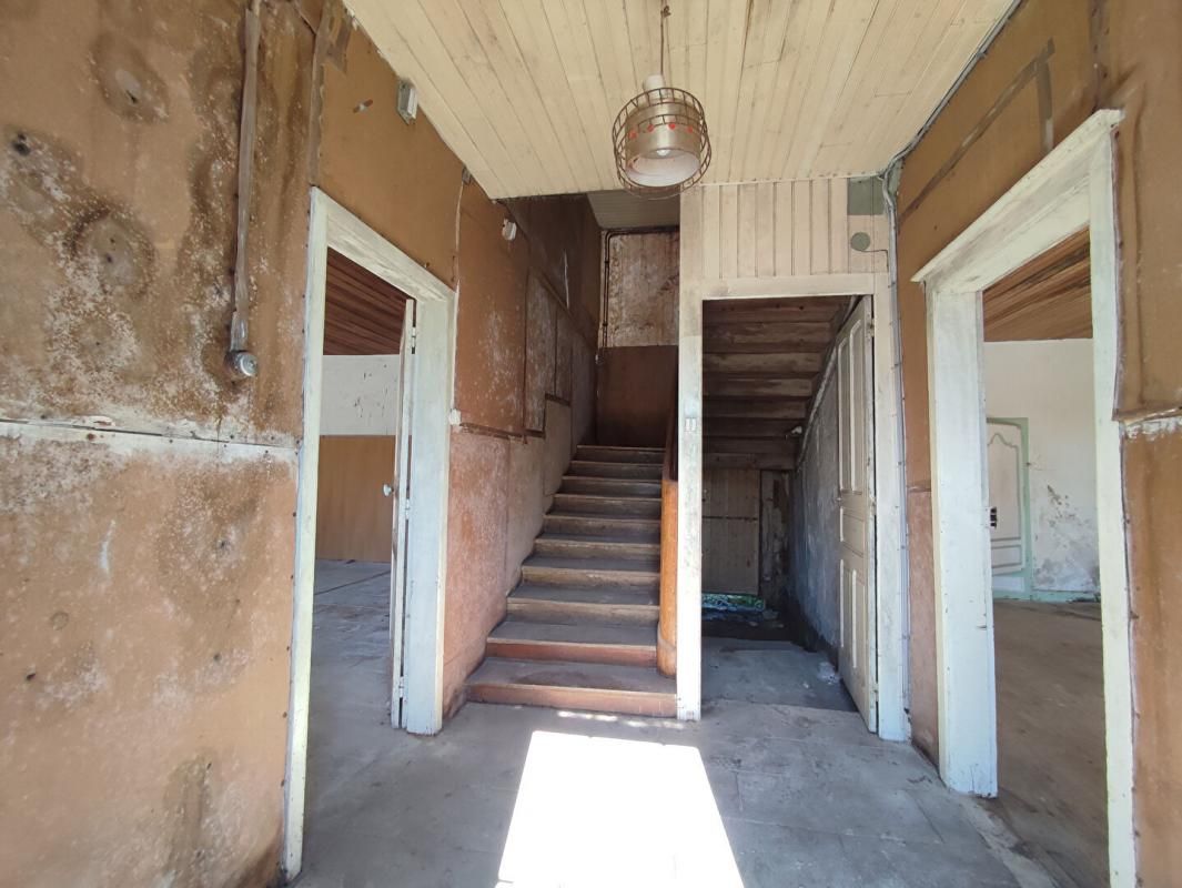 BRIGUEUIL ? Maison saine à finir de restaurer 3