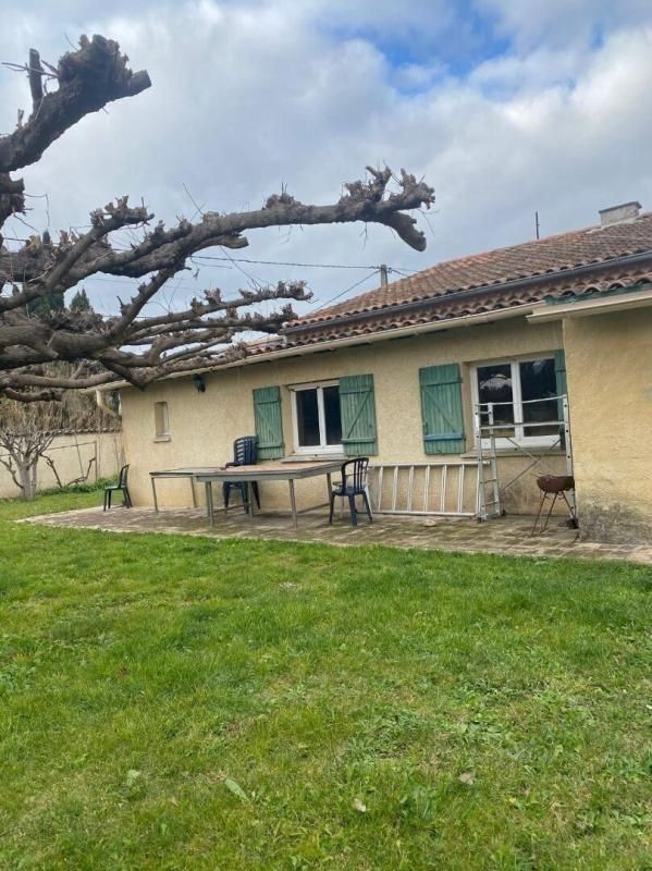 CHATEAURENARD Maison traditionnelle de plain-pied ? 149 m² sur terrain de 990 m² 1