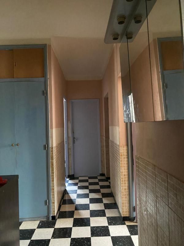 CHATEAURENARD Maison traditionnelle de plain-pied ? 149 m² sur terrain de 990 m² 2