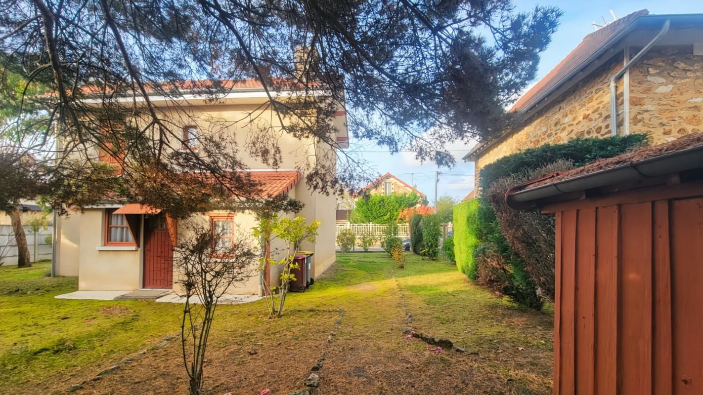 VAIRES-SUR-MARNE Maison à 600 mètres de la gare de Vaires Sur Marne 3 pièces 66 m2 1