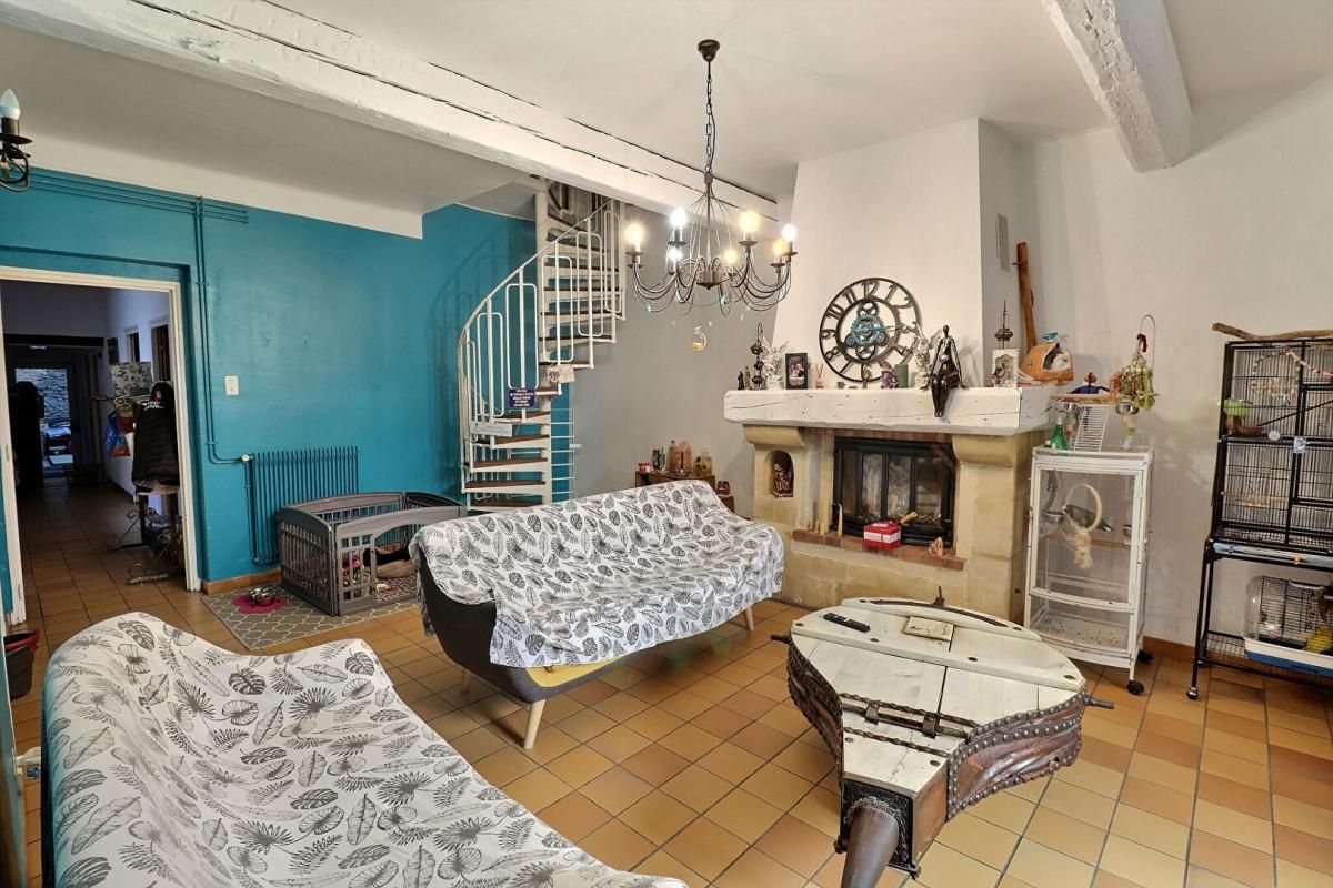 BAGNOLS-SUR-CEZE Immeuble Bagnols Sur Ceze 10 pièce(s) 350 m2 3