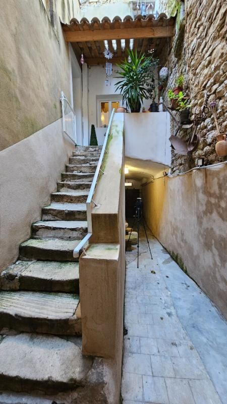 BAGNOLS-SUR-CEZE VENTE A TERME Immeuble Bagnols Sur Ceze 10 pièce(s) 350 m2 2