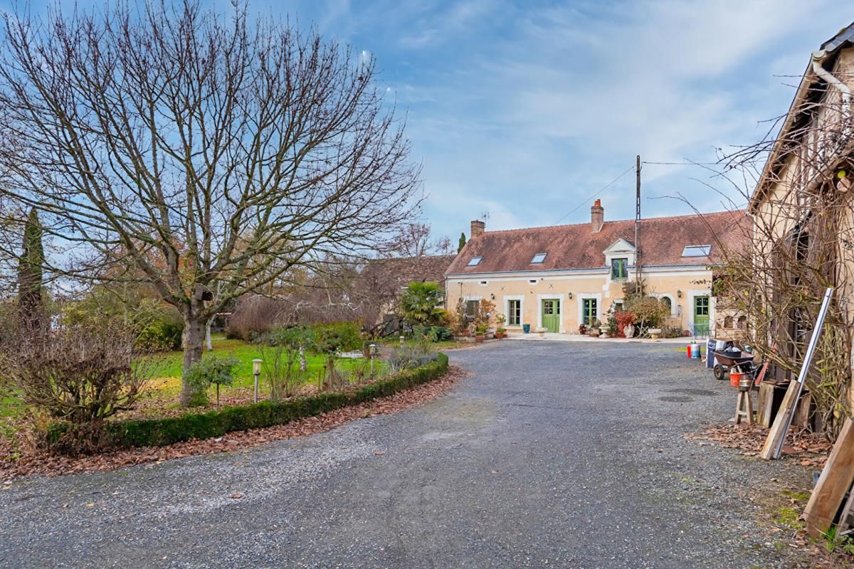 CHATEAU-DU-LOIR Maison Montval Sur Loir 8 pièce(s) 196 m2 2