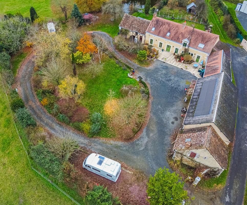 CHATEAU-DU-LOIR Maison Montval Sur Loir 8 pièce(s) 196 m2 3