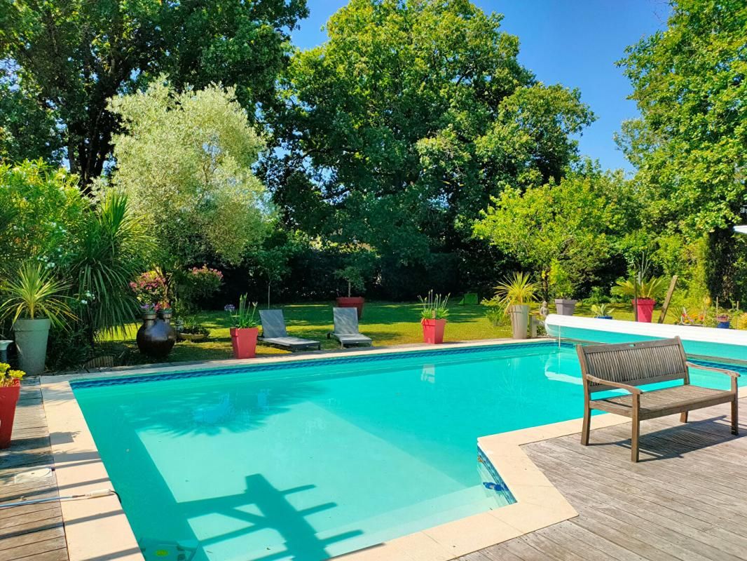 CARBON-BLANC ENSEMBLE 208 m² MAISON + STUDIO - PISCINE - GARAGES AVEC TERRAIN 2621 m² 3