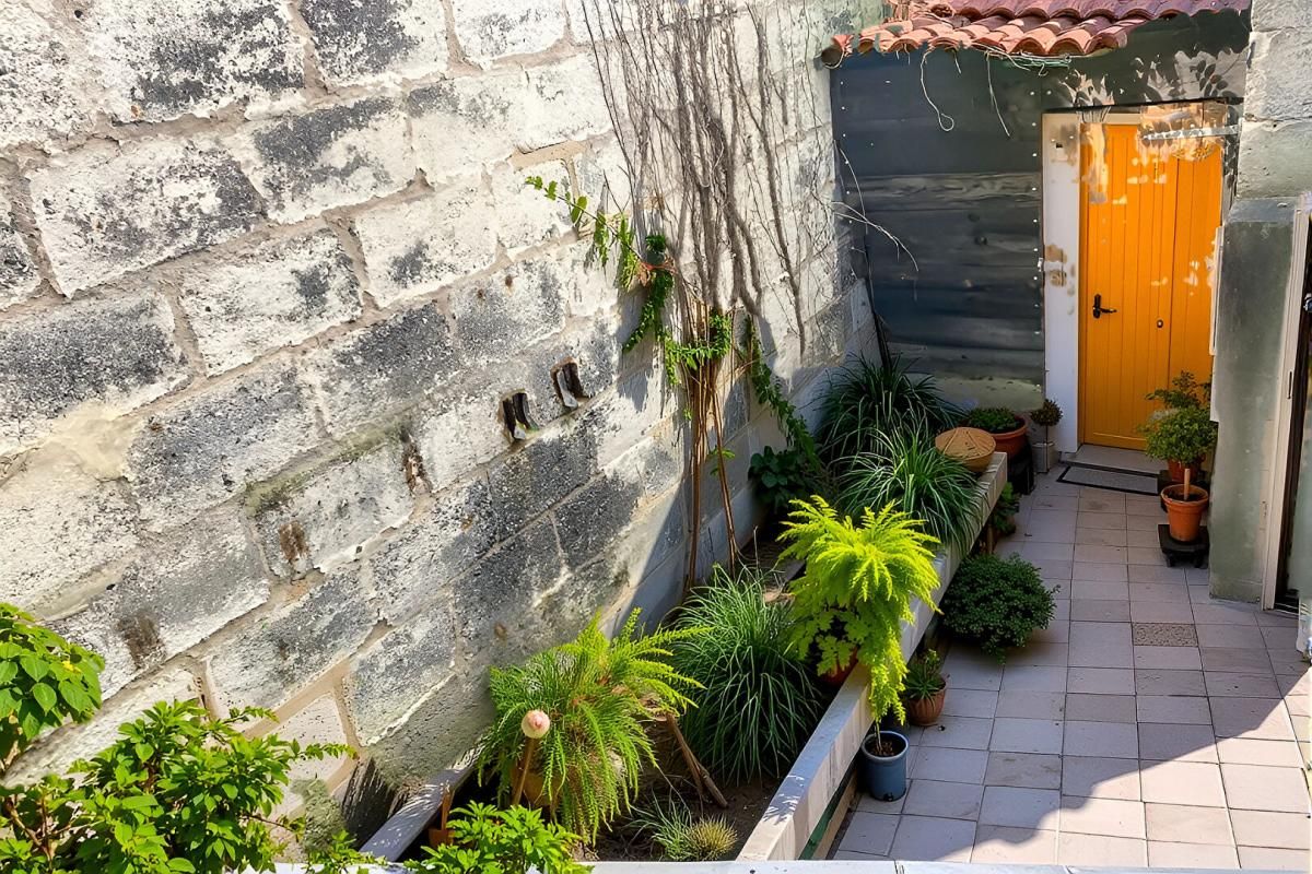 BORDEAUX Maison de famille en pierre de caractère 142m² à Bordeaux 4