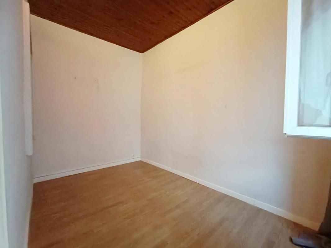 MIRAMAS Maison Miramas 3 pièce(s) + STUDIO 4