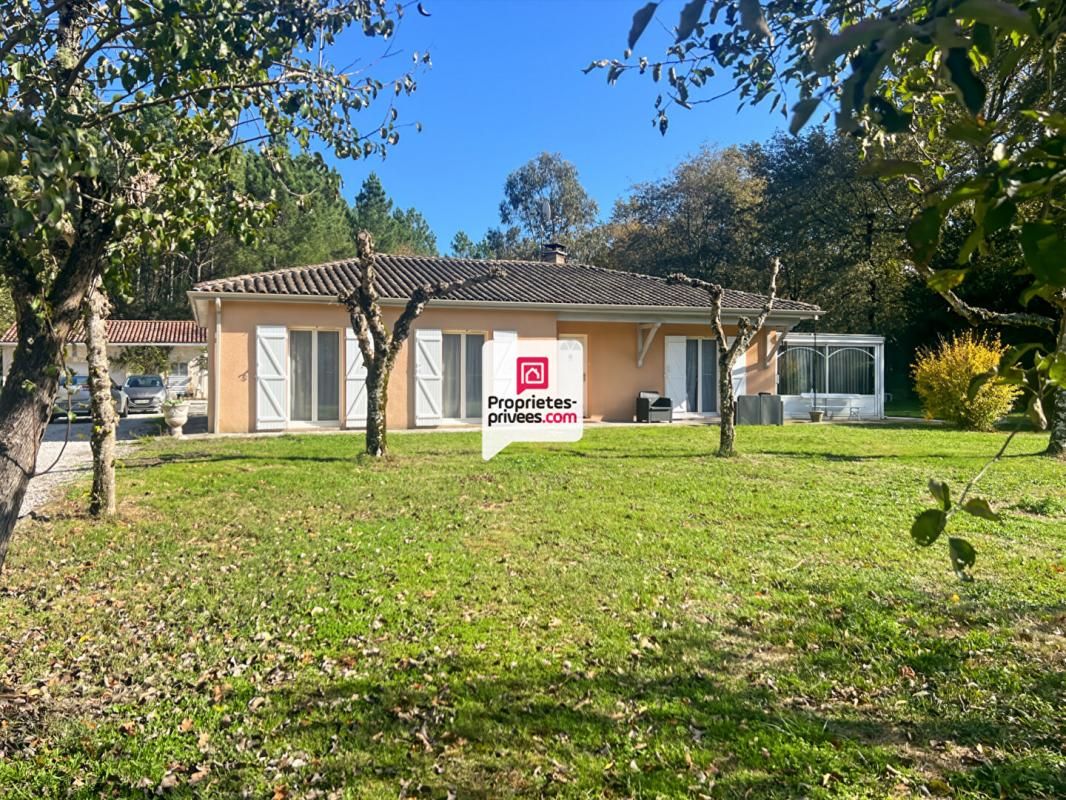 Maison 3 chambres + studio indépendant + garage  et jardin 3500m²