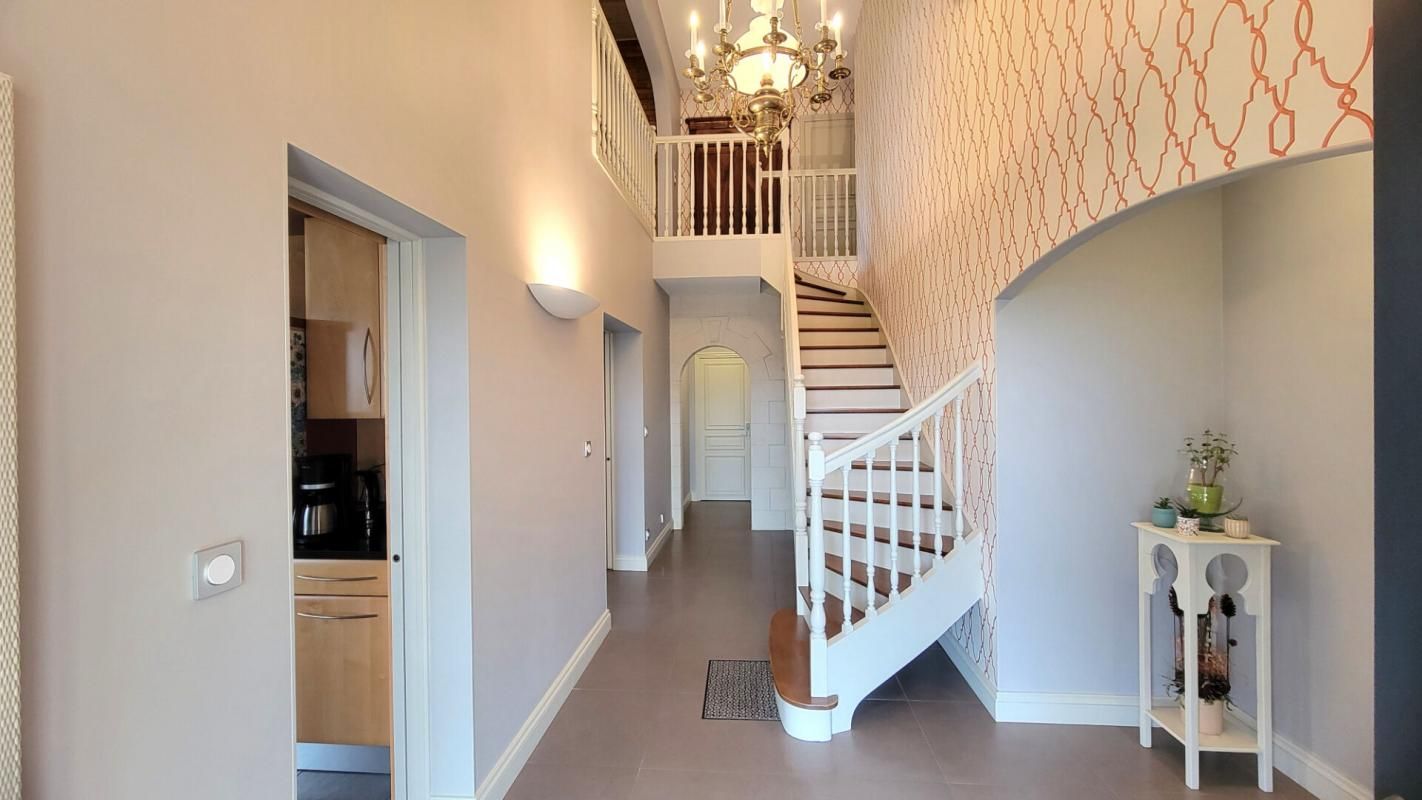 LA MEMBROLLE-SUR-LONGUENEE Maison La Membrolle Sur Longuenee 8 pièce(s) 253 m2 4