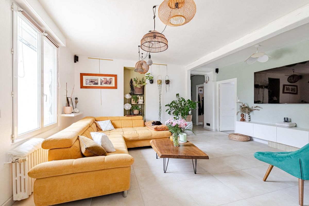 CHERVES-RICHEMONT Maison Cherves Richemont 4 pièce(s) 139 m2 Nouveau prix 1