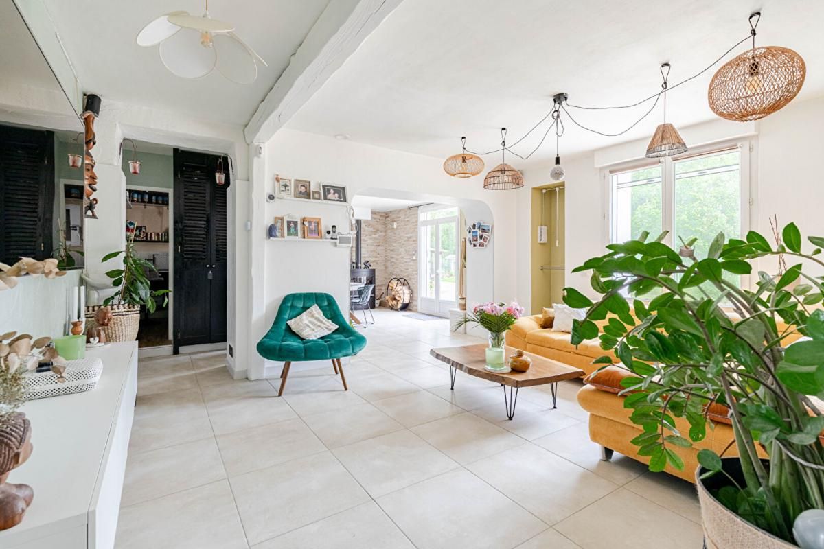 CHERVES-RICHEMONT Maison Cherves Richemont 4 pièce(s) 139 m2 Nouveau prix 2