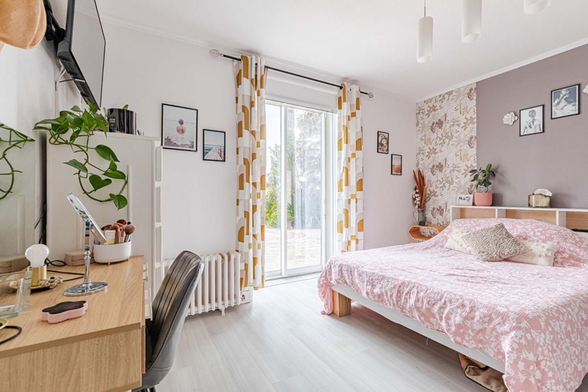 CHERVES-RICHEMONT Maison Cherves Richemont 4 pièce(s) 139 m2 Nouveau prix 4