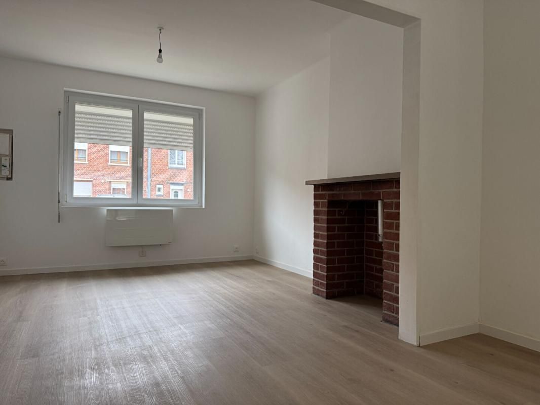 SECLIN Maison à louer Seclin, 3 chambres + Bureau, cave, Jardin 2