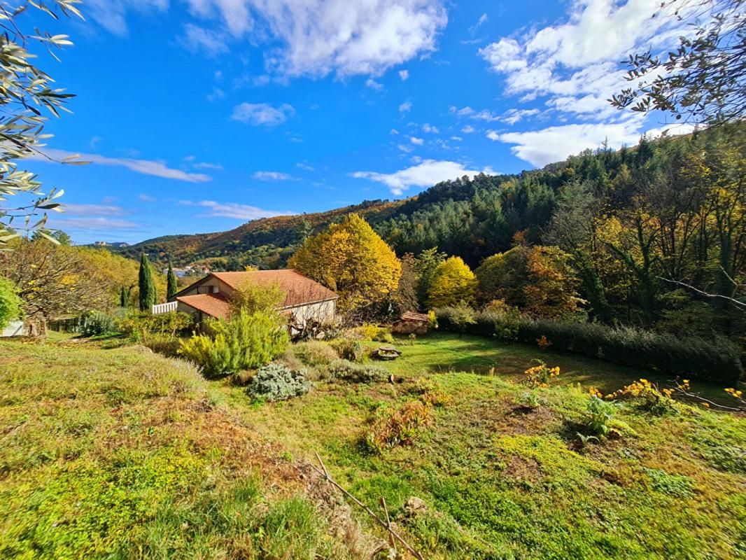 SAINT-AMBROIX Maison de charme sur plus de 4 hectares entre St-Ambroix et Bessèges 1