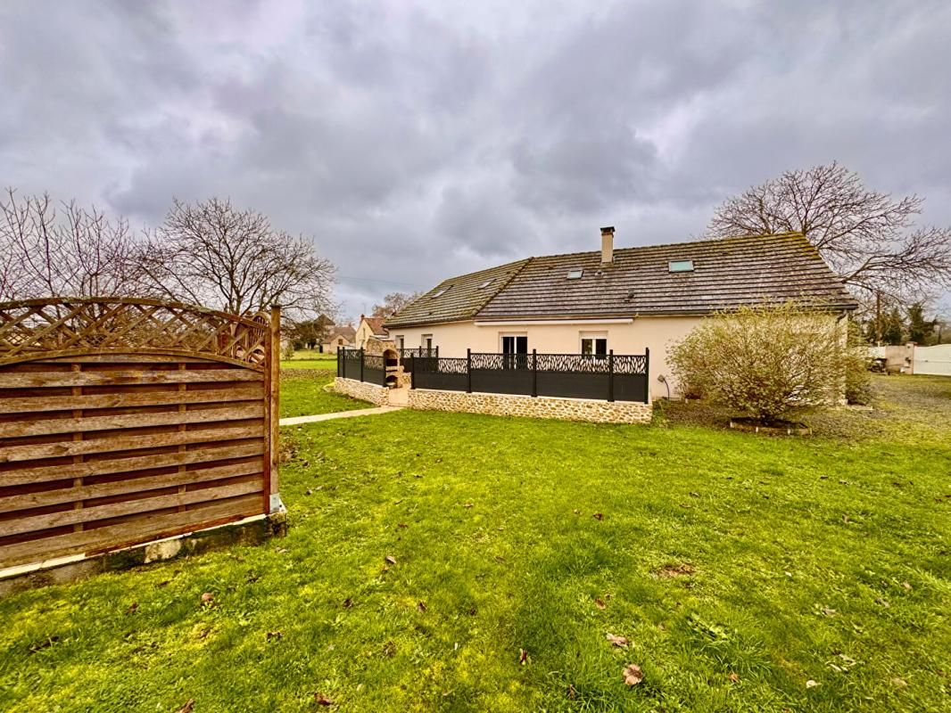 SAINCAIZE-MEAUCE Maison 4 chambres, dépendances et grand terrain 2