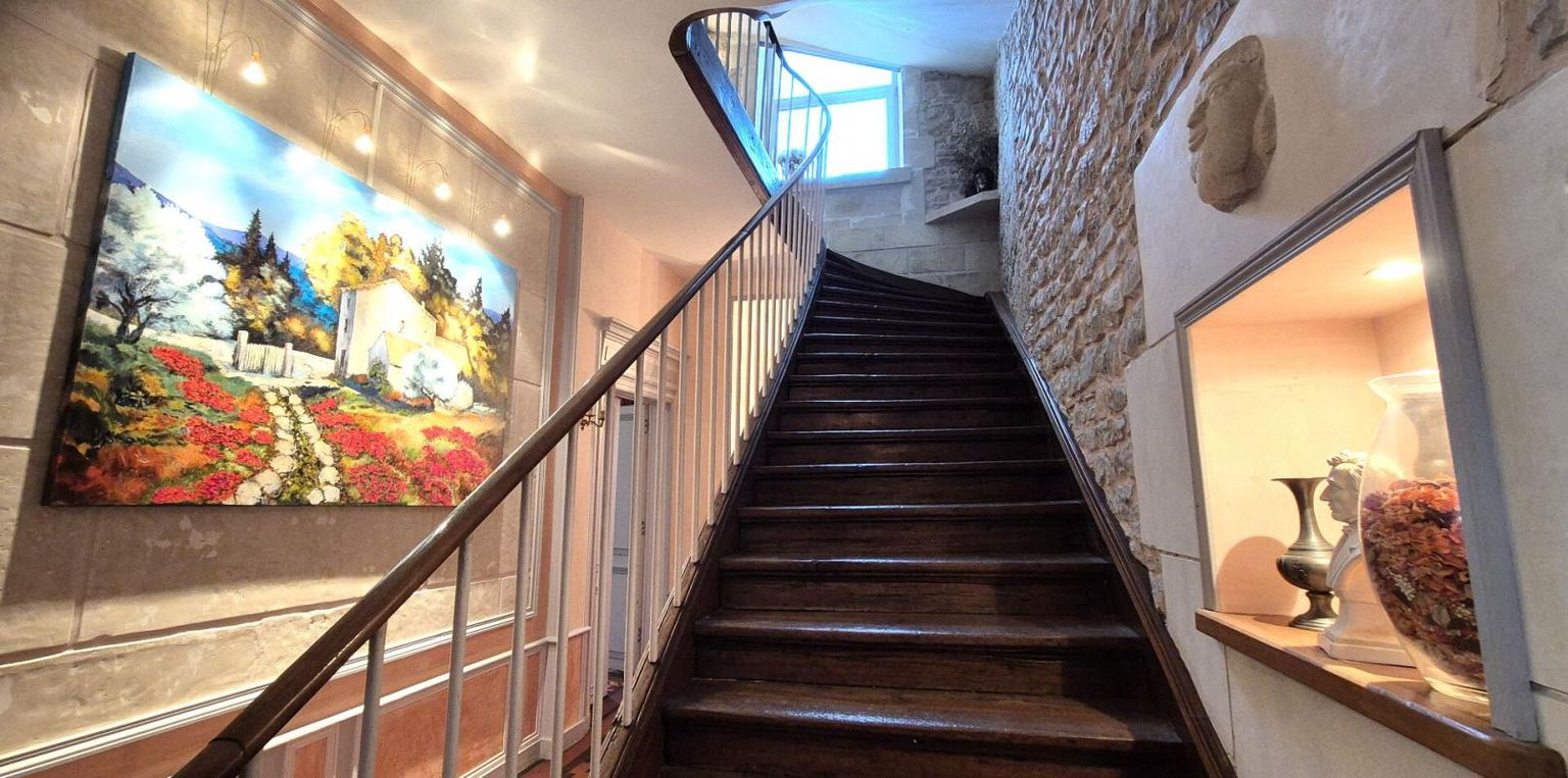 SAINT-DIZIER Belle Demeure ou Château de 415 m² à Réhabiliter et Restaurer avec Cour, Garage, Terrasses, Cave voûtée, Chaufferie Fioul et Poêle à Granulés, Greniers de 150 m², Dépendances et Terrain clos et paysager de 3050 m² 2