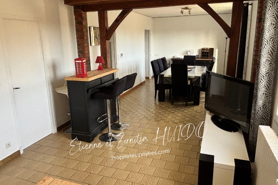 LA CHAPELLE-SAINT-LAURIAN Maison 9 pièce(s) 157 m2 3