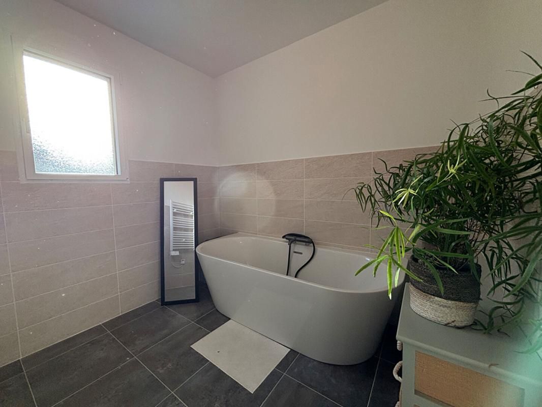 AVERDON Maison Averdon 4 pièce(s) 100 m2 4