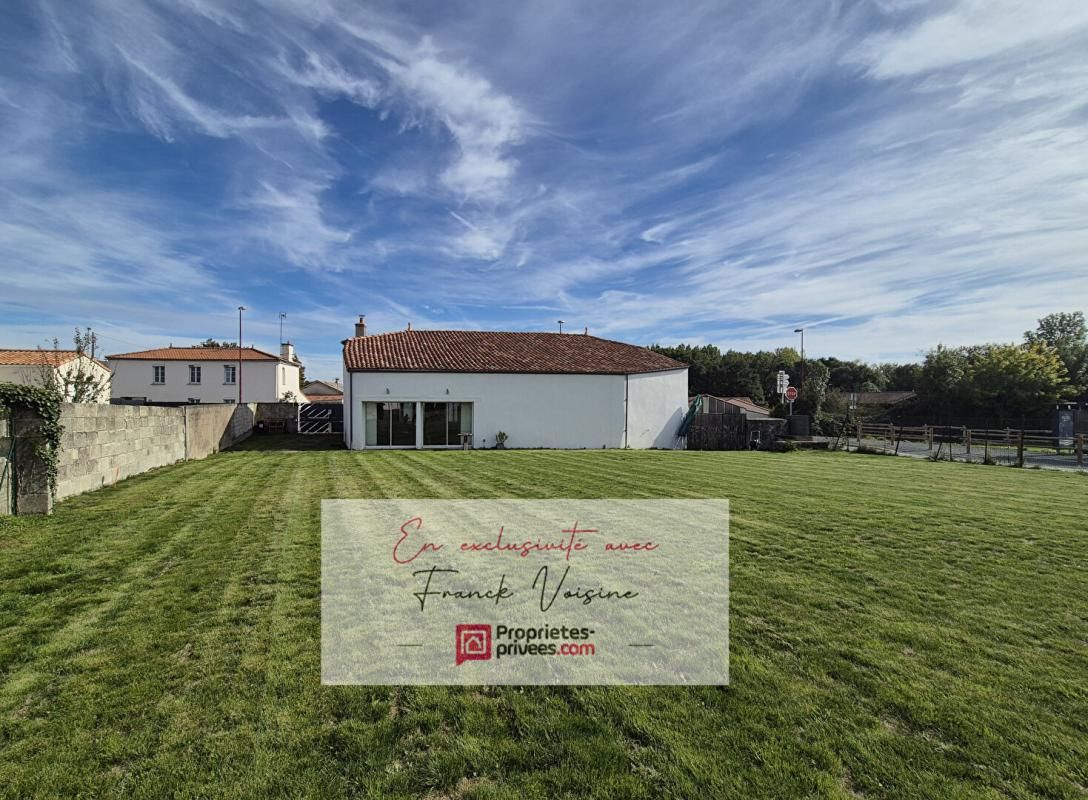 SAINT-PROUANT Maison de bourg A VENDRE en Exclusivité à Saint Prouant avec 3 chambres sur un terrain de 880 m2 env 3