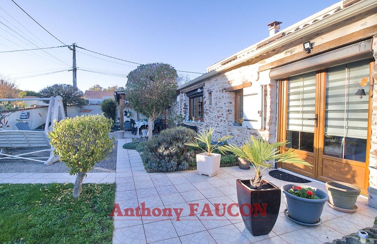 MAREUIL-SUR-LAY-DISSAIS Maison Mareuil Sur Lay Dissais 7 pièce(s) 188 m2 1