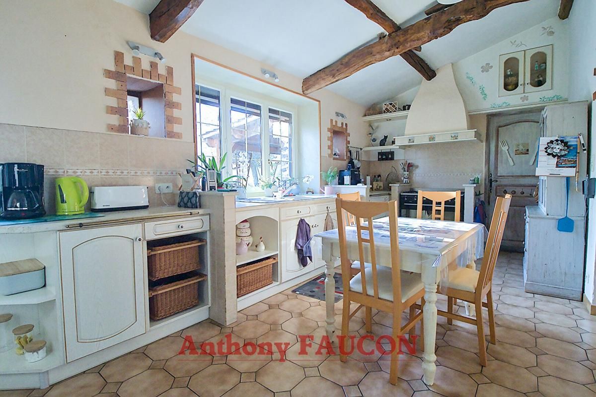 MAREUIL-SUR-LAY-DISSAIS Maison Mareuil Sur Lay Dissais 7 pièce(s) 188 m2 4