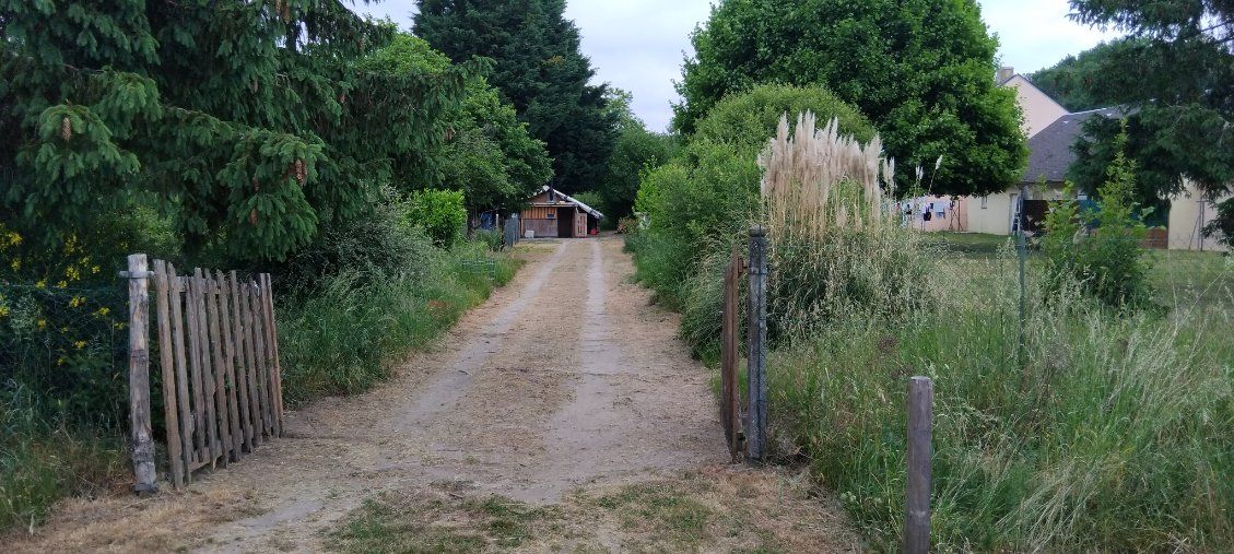 LES BORDES Terrain de loisirs Les Bordes 3