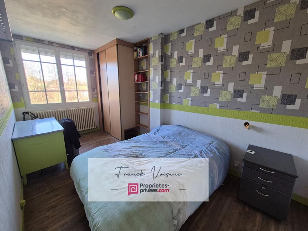 SAINT-PAUL-EN-PAREDS A VENDRE à Saint Paul En Pareds Maison de 128 m2 avec 6 chambres et 1 bureau sur un terrain de 1844 m2 env 2