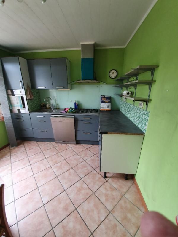 CHATEAUROUX Maison individuelle 4 pièces, 2 cbres sur s/sol, terrain de 897 m2 2