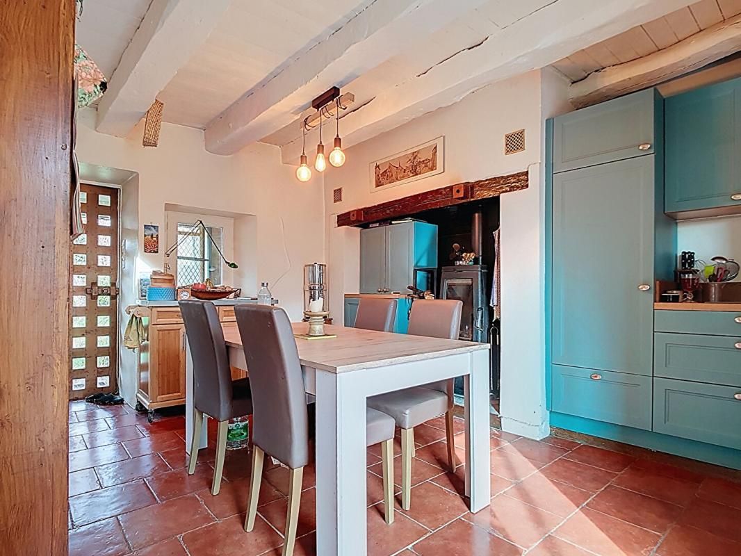 ROUFFIGNAC-SAINT-CERNIN-DE-REILHAC Propriété deux maisons 19ha de terrain 4