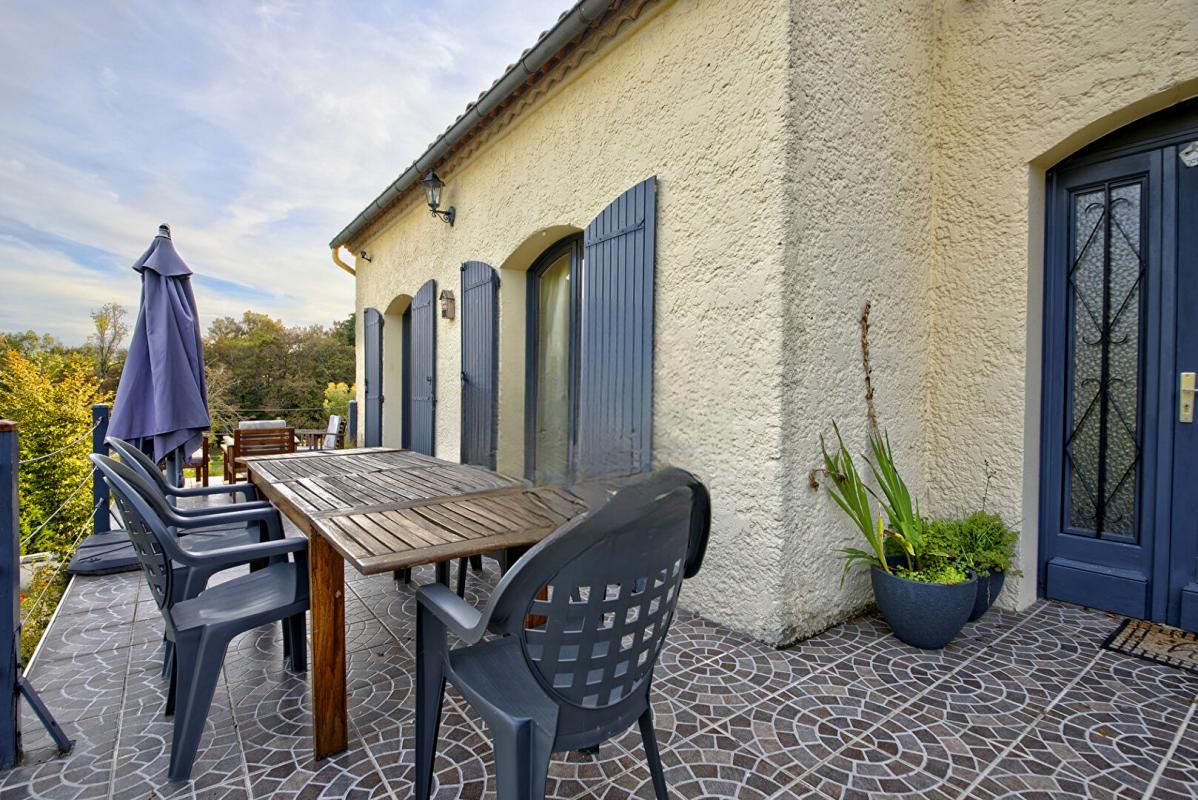 FARGUES-SAINT-HILAIRE Maison 141 m² à Fargues-Saint-Hilaire  3 Chambres 1