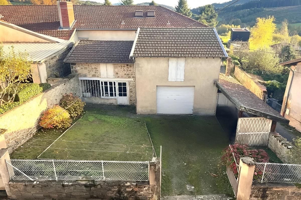 POULE LES ECHARMEAUX - Maison  180m2 centre bourg avec dépendance  118m2 et jardinet