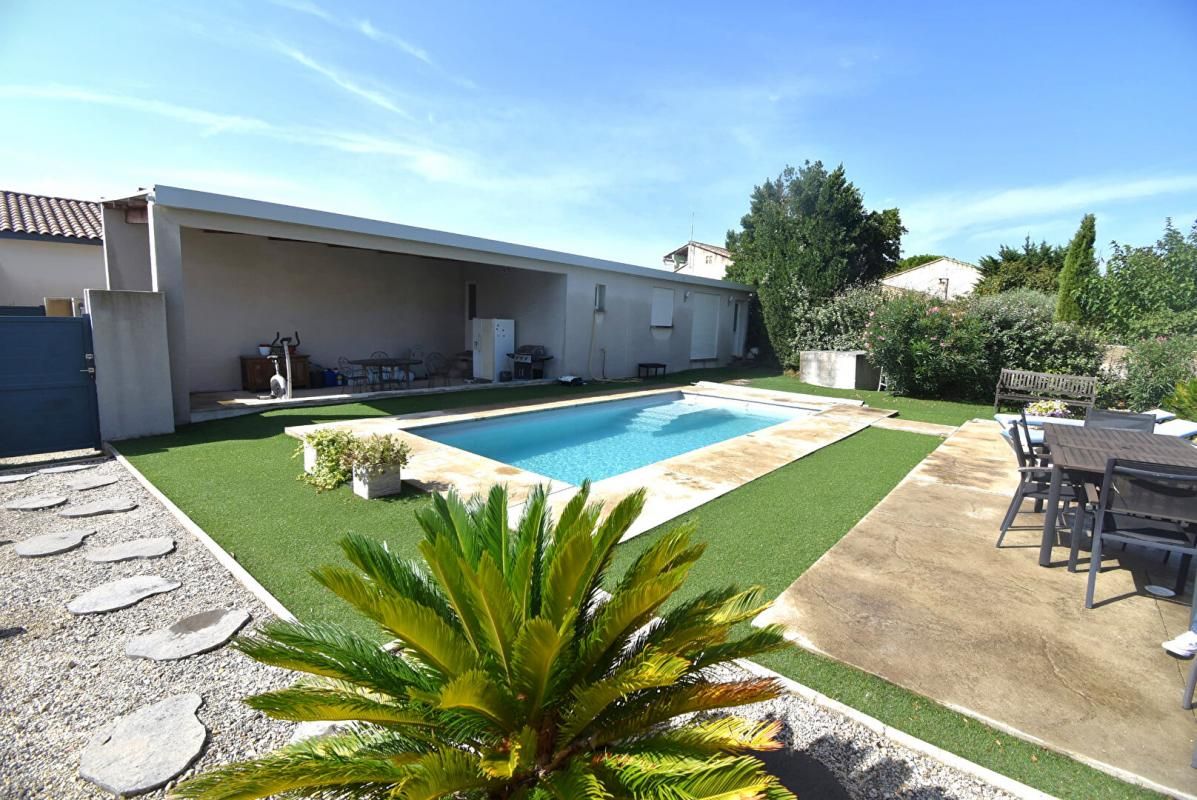 AVIGNON Maison Moderne avec maisonnette et piscine 3