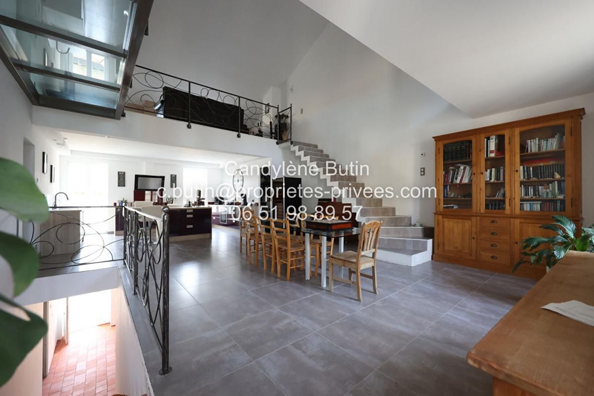 PUISSERGUIER Maison de pierres avec piscine 4