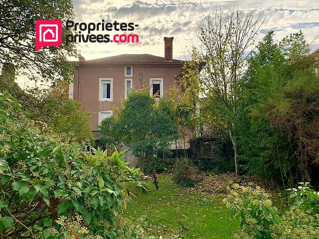 SAUZET Maison de village 240 m², 6 chambres, avec jardin et local commercial 1