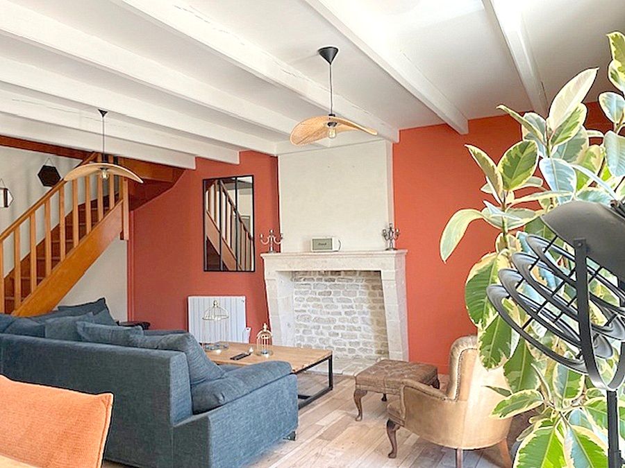 SAINT-JEAN-DE-LIVERSAY Maison en pierre  4 CHAMBRES, jardin et dépendance 4